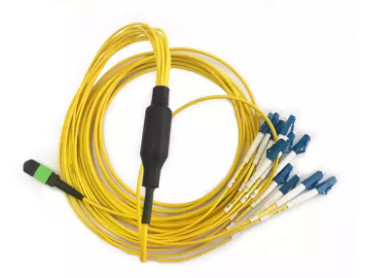 MPO / UPC đến LC / UPC 12 Core Patch Cord Đầu nối MPO / UPC